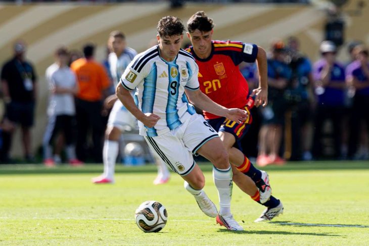 Cu Barcelonai Real Madrid Arsenal si PSG pe urmele sale Julian Alvares revine la antrenamentele echipei Atletico Madrid