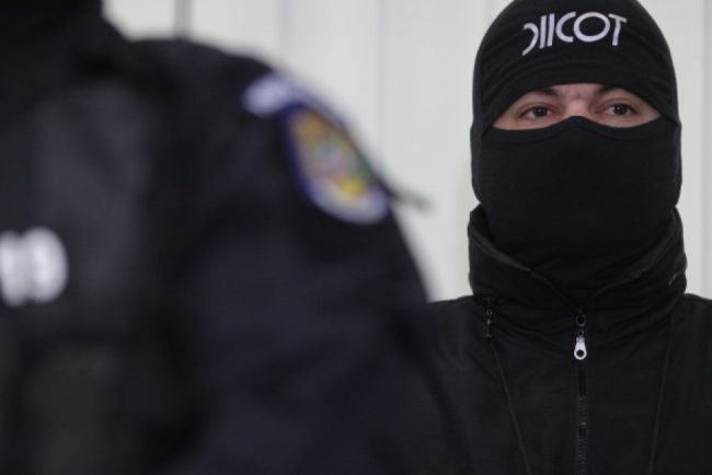 DIICOT a demontat in Romania o retea care a transportat sute de kilograme pentru traficantii albanezi