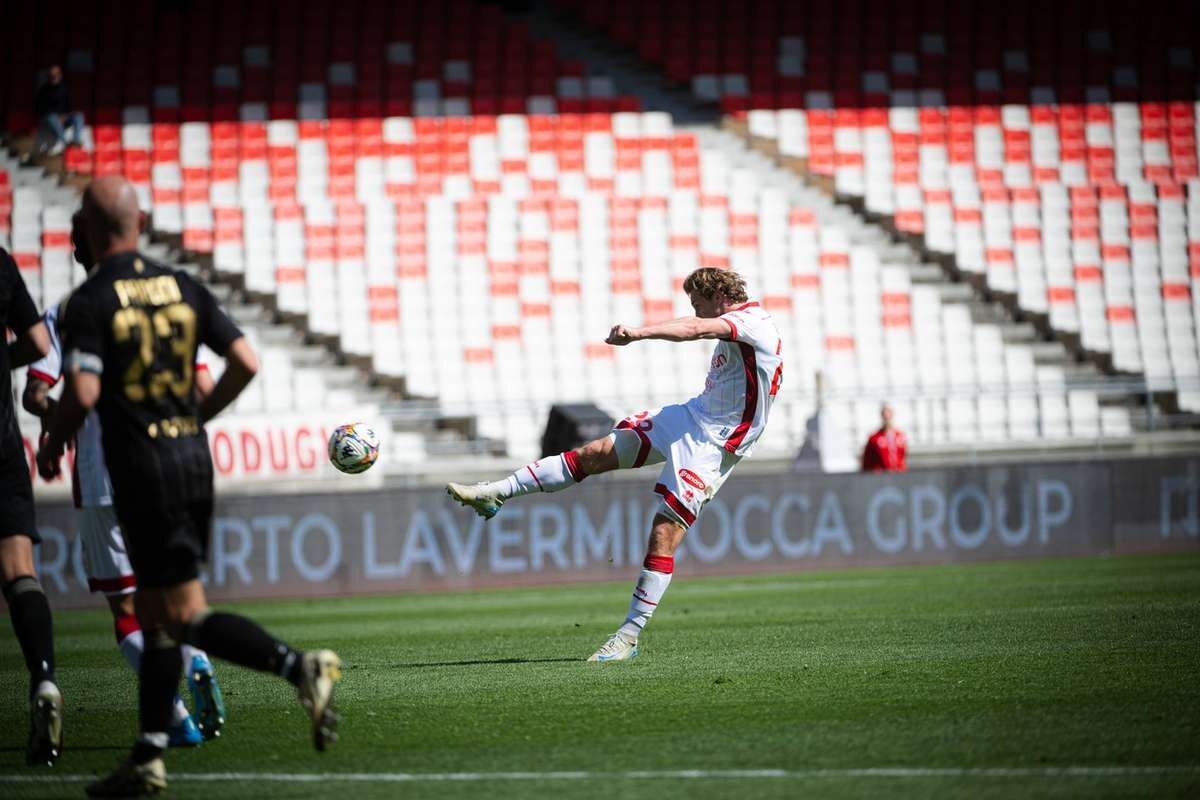 Dinamo a gasit inlocuitorul lui Gnahore Jucatorul provine din Serie C
