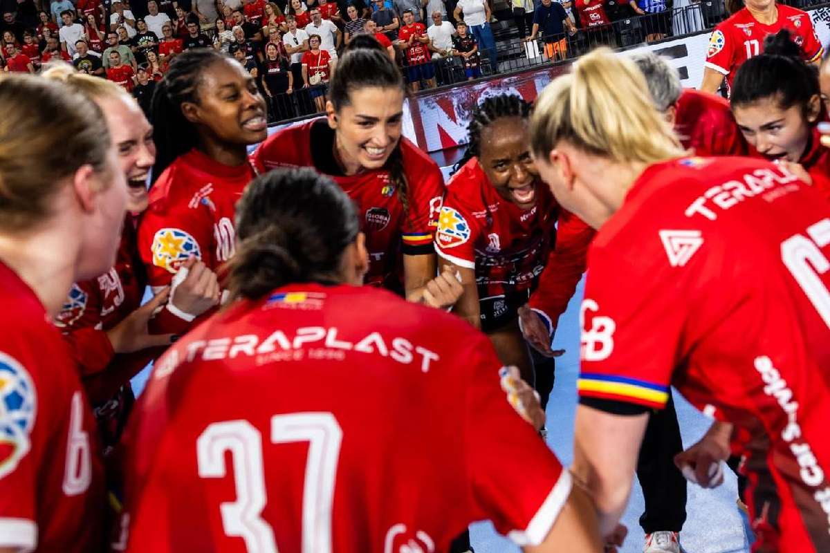 Gloria Bistrita a castigat pentru prima data Supercupa Romaniei la handbal feminin