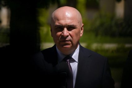 Ilie Bolojan anunță că știa încă de luni de scrisoarea PPE privind suspendarea banilor PNRR. „Consider că USR a avut discuții cu cei de la Renew”