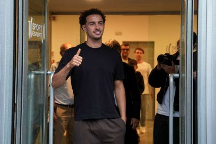 Întăriri pentru Chivu! Inter îl transferă pe mijlocașul Curtis Jones de la Liverpool.