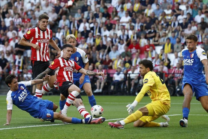 LIVE PSV AZ Alkmaar Dennis Man este in primul 11 PSV joaca cu un om in minus din minutul 9