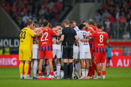 Momente de panică! Jucătorul de la Bayern s-a prăbușit din nou pe teren