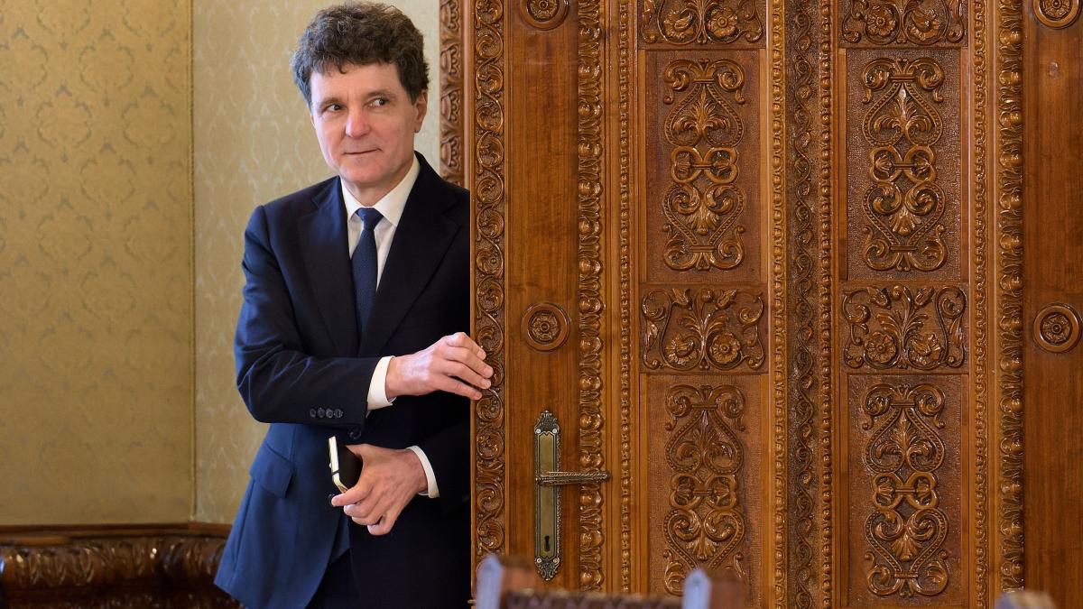 Nicusar Dan discuta despre noua lege a salarizarii cu liderii fostei Coalitii Dominic Fritz participa online Avertismentul lui Nazare
