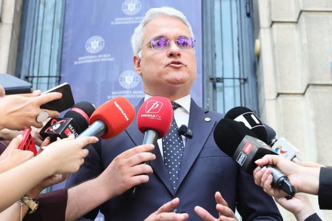 Pislaru raspunde protestatarilor care au cerut majorarea salariului minim Nu avem nicio referinta care sa ne permita sa luam decizii