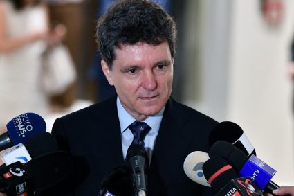 Președintele Nicușor Dan, așteptat să aprobe legile care sunt jaloane în PNRR. Parlamentul discută…