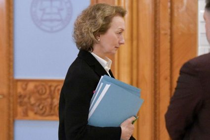 Președinții Curților de Apel solicită șefei CCR, Simina Tănăsescu, să clarifice obiectivul întâlnirii cu premierul demis Ilie Bolojan.