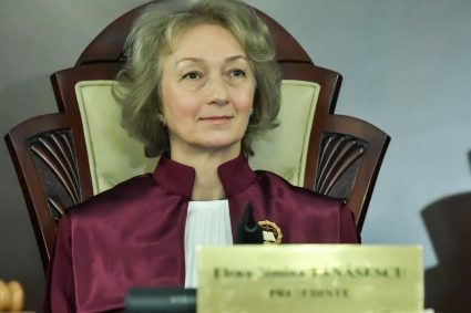 Șefa CCR confirmă întâlnirea cu Bolojan. Simina Tănăsescu afirmă că acestea sunt „întâlniri necesare pentru o bună organizare” a Curții.