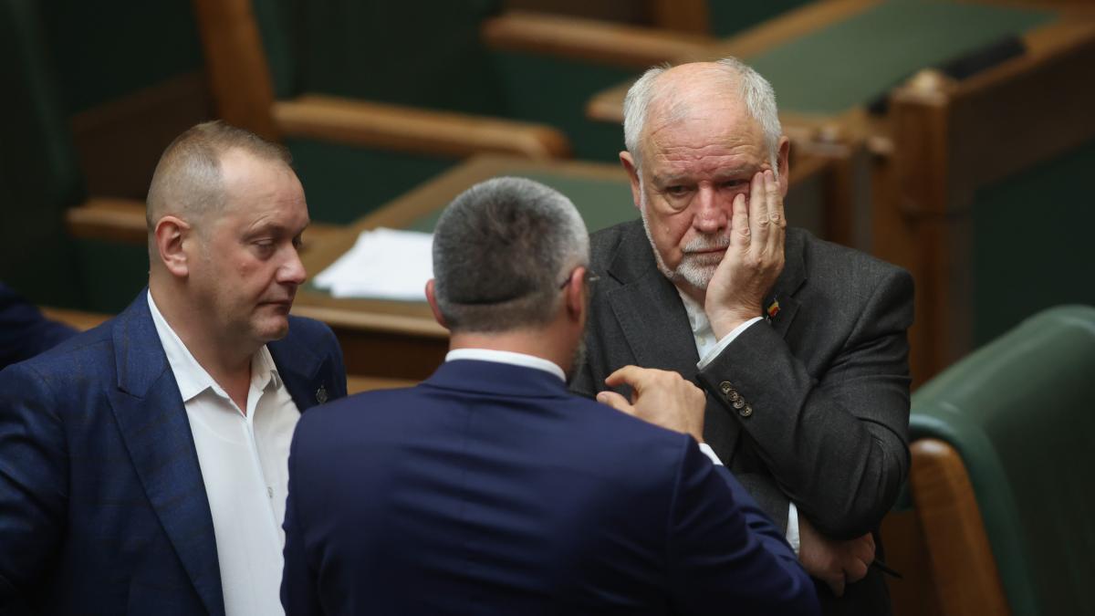 Senatorii confuzi din cauza amendamentului AUR la Legea ANI O persoana poate fi considerata amanta si daca