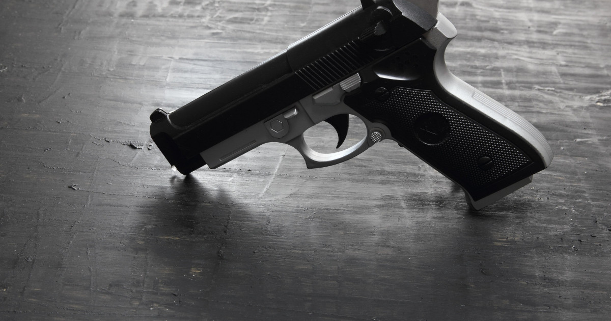 Trei persoane au fost deferite justitiei pentru ca au introdus in Romania arme letale achizitionate din Turcia