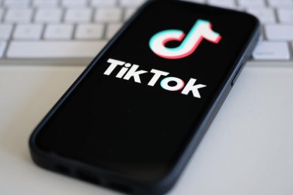USR nu susține propunerea colegilor de la PNL de a interzice TikTok