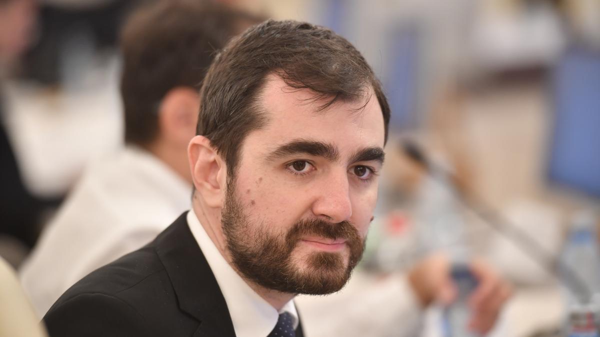 Un fost ministru roman face parte din Guvernul Republicii Moldova Claudiu Nasui va ocupa functia de ministru al Economiei Renunt la mandatul de deputat