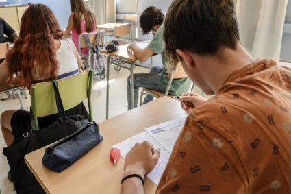 ministrul educatiei despre admiterea la liceu este fals ca nu vor exista camere de supraveghere si ca lucrarile nu vor fi anonimizate