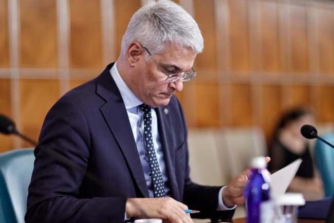 surse drago pislaru a trimis o noua varianta confidentiala a legii salarizarii la bruxelles oficialii comisiei europene nu ar fi de acord cu aceasta