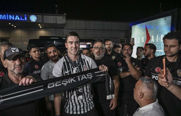 un nou transfer semnificativ in superliga turciei juventus il ceda pe dusan vlahovic la besiktas