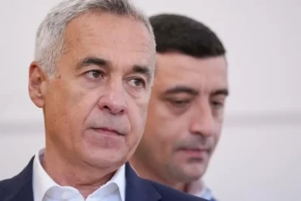 AUR acuză PSD că a copiat proiectul uniformelor școlare: „O măsură propusă acum 4 ani”