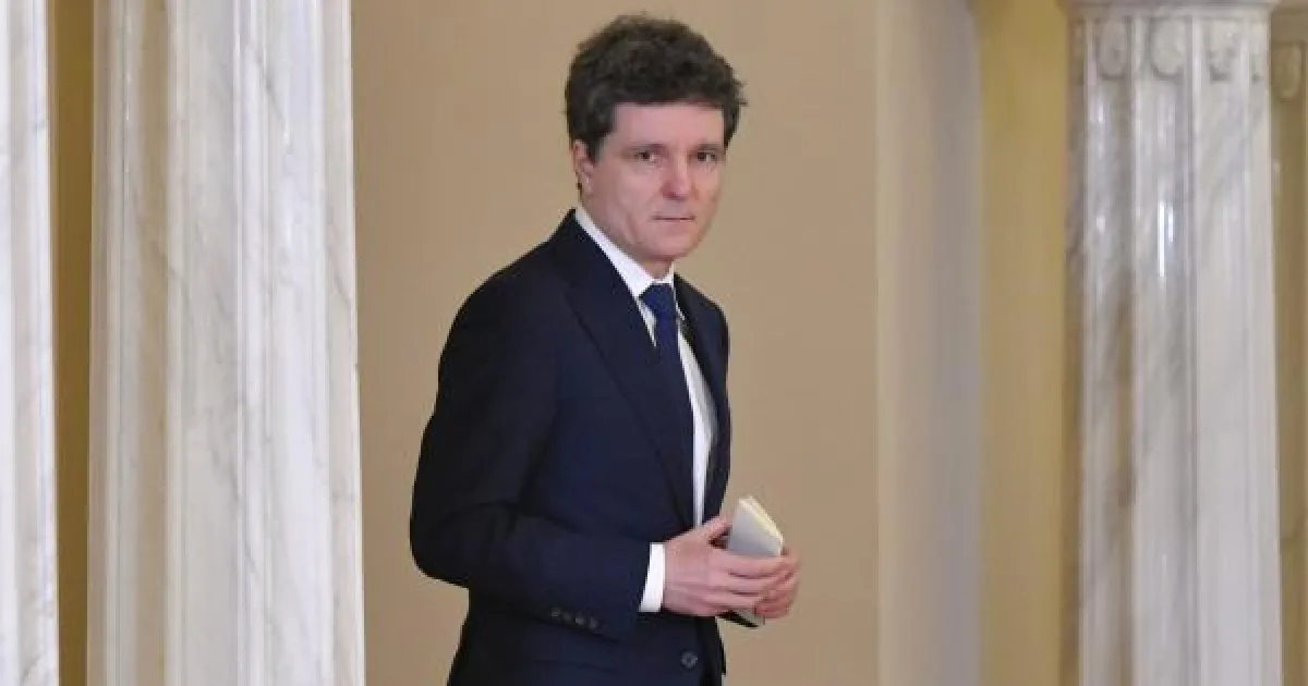 Călin Georgescu, întâlnire cu „producătorii locali” într-o piață de vechituri din Oradea