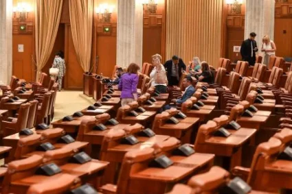 CCR dezbate sesizarea lui Grindeanu privind un conflict Guvern-Parlament pe SAFE