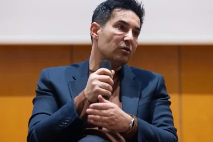 Corlăţean: Programul lui Mureşan nu mai are capitol de politică externă