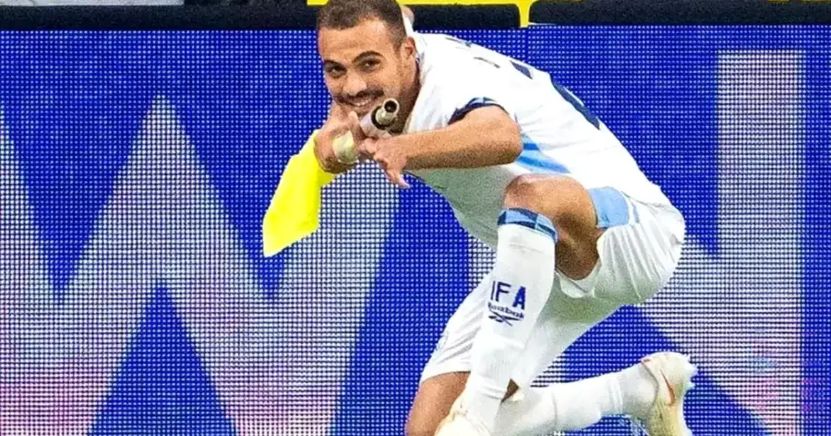 Fotbalist israelian eliminat după ce a simulat un atac armat cu steagul de colț
