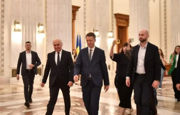 Miruță, furios după o oră în trafic pe Valea Oltului: Patru lucrau, alții priveau Oltul