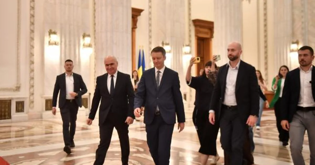 Miruță, furios după o oră în trafic pe Valea Oltului: Patru lucrau, alții priveau Oltul