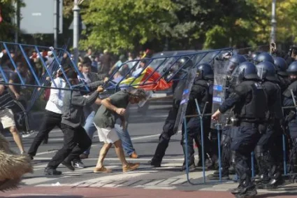 PSD cere uniforme școlare obligatorii: „Școala nu trebuie să fie despre modă și bullying”