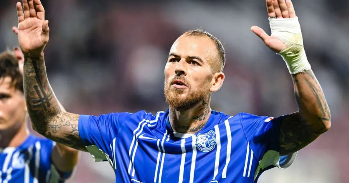 Scandal la Dinamo - Farul. Denis Alibec, eliminat după ce l-ar fi lovit pe Armstrong