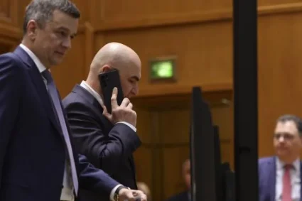 Liderii partidelor decid la final dacă votează Guvernul Niculescu