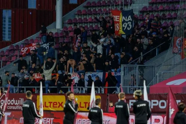 Scene reprobabile în Giulești: fanii lui Genoa s-au bătut între ei la amicalul cu Rapid