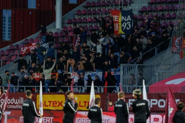 Scene reprobabile în Giulești: fanii lui Genoa s-au bătut între ei la amicalul cu Rapid