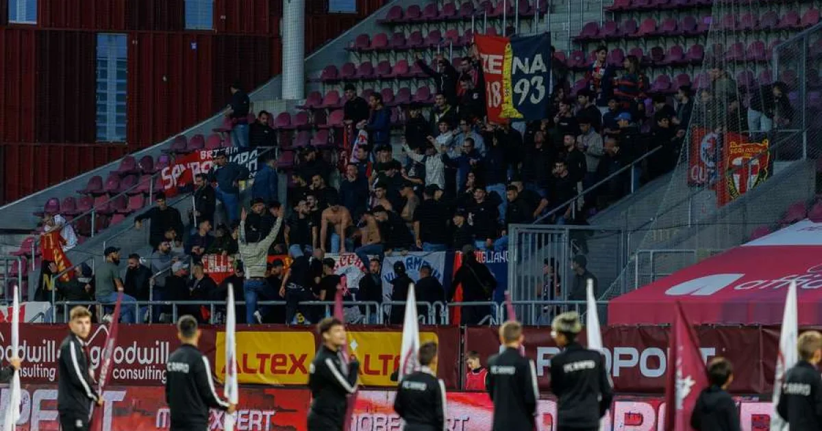 Scene reprobabile în Giulești: fanii lui Genoa s-au bătut între ei la amicalul cu Rapid