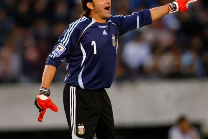 Singurul fotbalist care a jucat alături de Maradona, Messi și Kempes