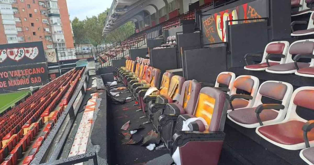 Stadionul unde joacă Rațiu, vandalizat! Loja oficială, distrusă