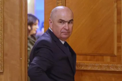 Susținătorii lui Georgescu, chemați de Simion, se adună la Arestul Central