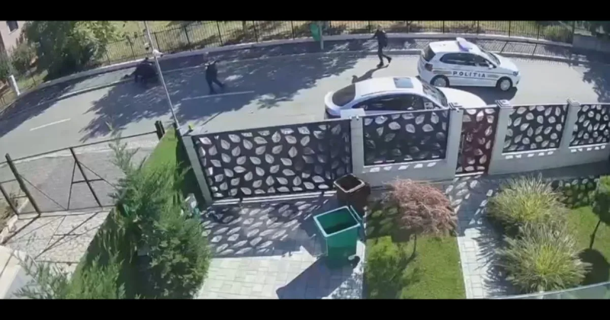 Un bărbat amenință polițiștii cu cuțitul în Capitală. Oamenii legii au scos armele